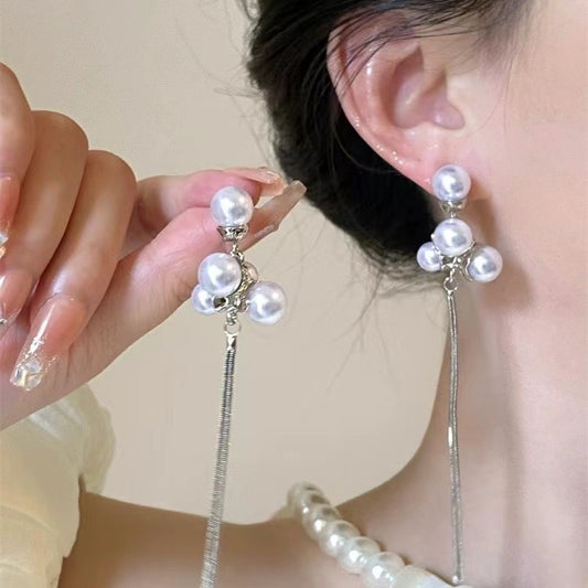 E4488 Aretes perlas aleacion. 9cm