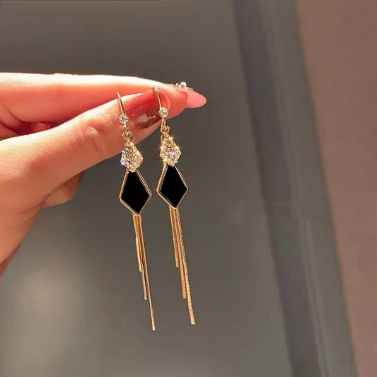 E6032 Aretes rombo negro brillante aleacion 7cm