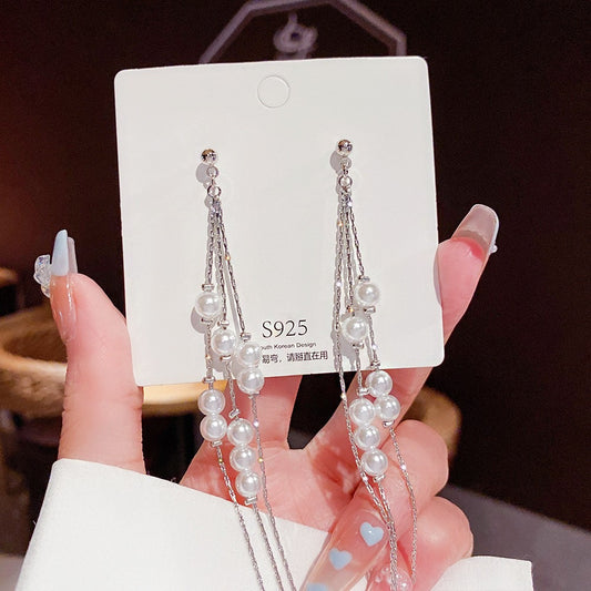 E3950P Aretes borla perla blanca cobre 9.5cm