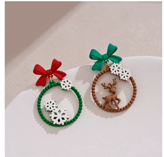 E4516 Aretes asimetricos reno de navidad 3cm