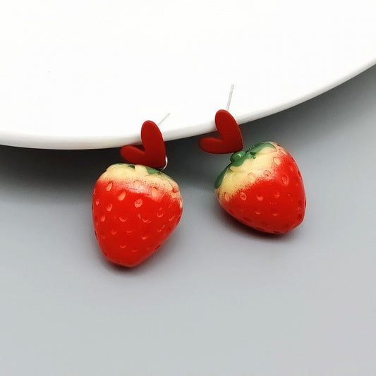 E3331 Aretes fresa resina corazon 4cm
