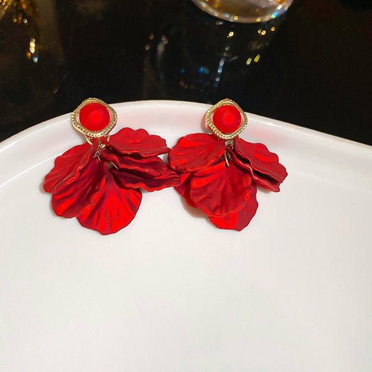 E3726 Aretes pétalos rojos acrílico 4cm