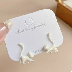E3634 Aretes gato blanco aleacion esmaltado 2cm