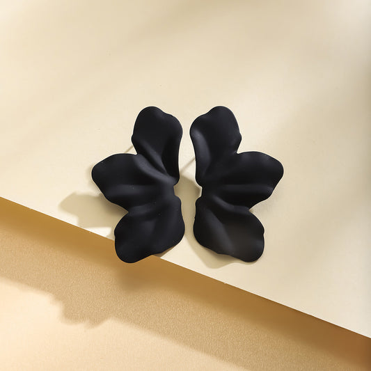 E4978 Aretes pétalos negros aleacion 5cm