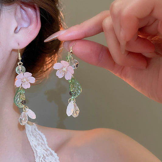 E4663 Aretes flor blanca poste plata 5.5cm