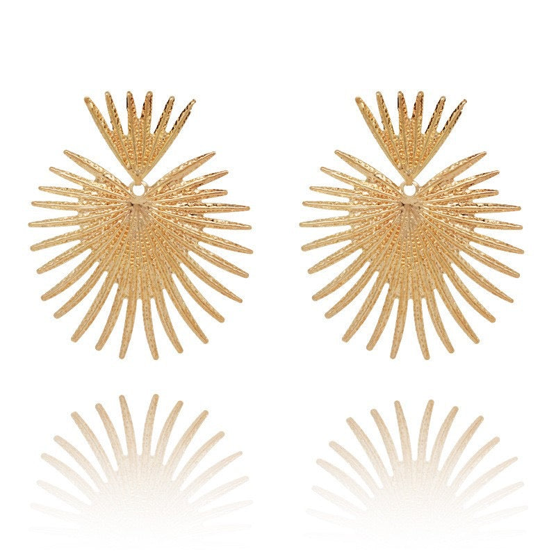 E7107 Aretes picos dorados aleacion 6cm