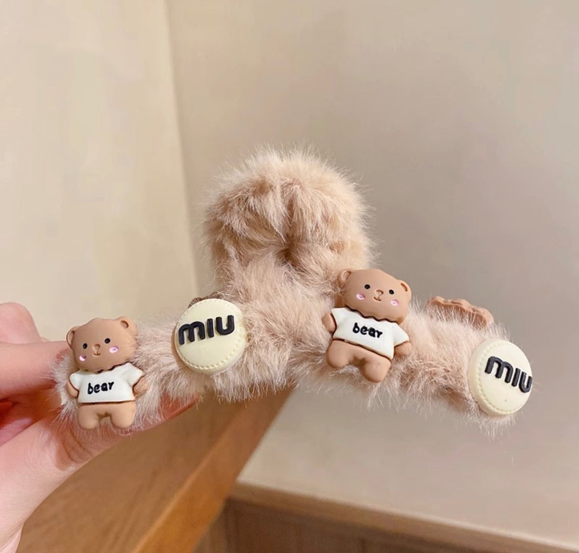 Ac102 pinza para el cabello miu café peluche