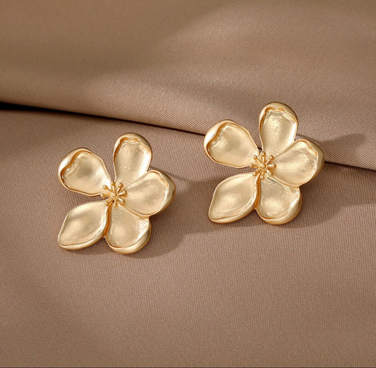 E5437 Aretes flor dorada de clip aleacion 5cm