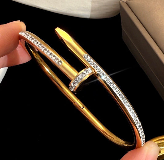 B746 Brazalete clavo dorado brillante acero inoxidable chapado en oro de 18k