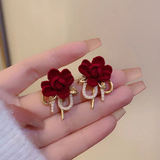 E5909 Aretes flor roja terciopelo aleacion 3cm
