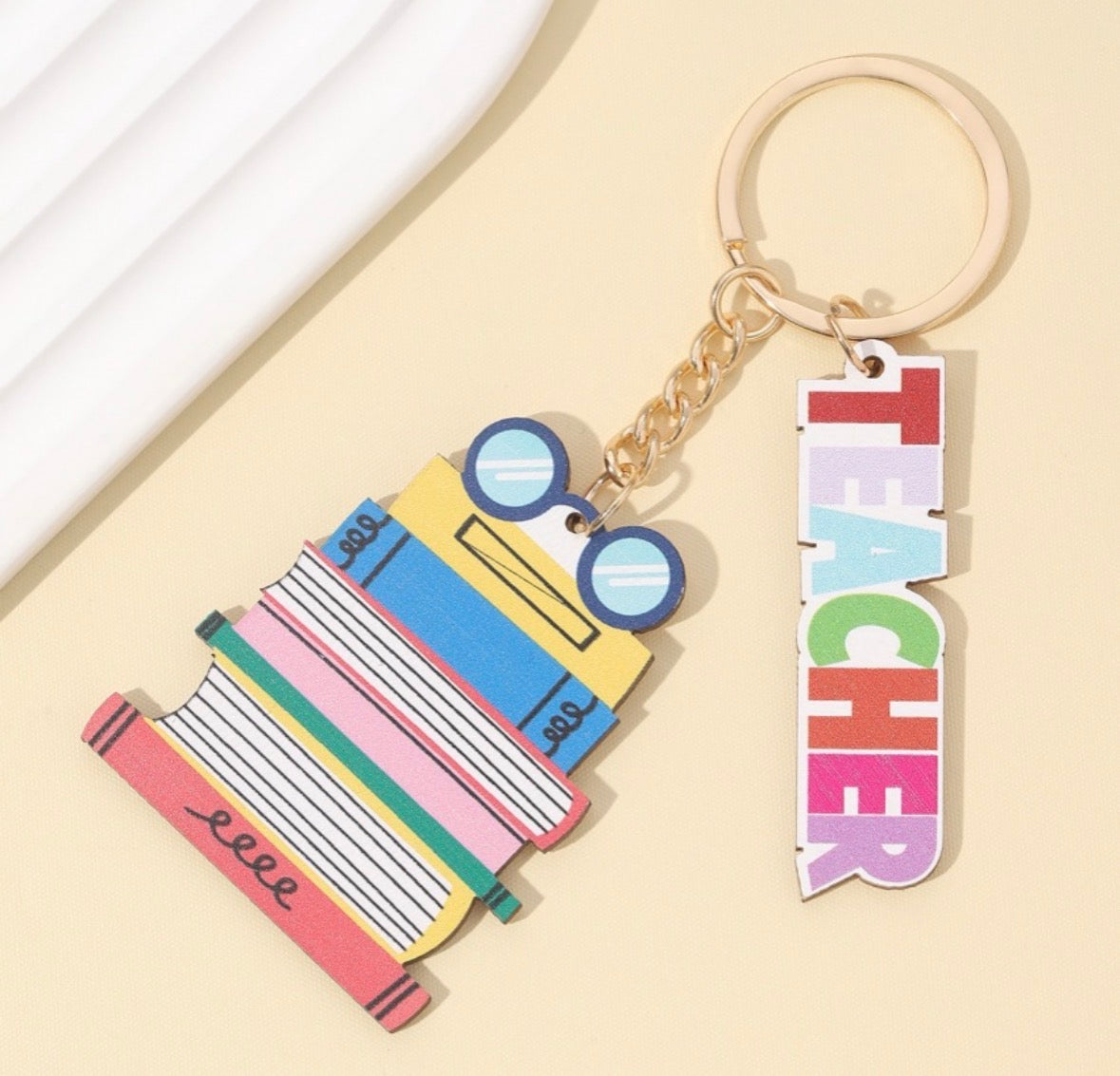 K142 Llavero teacher libros madera unisexo