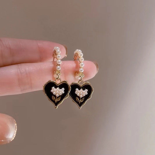 E4379 Aretes corazones negros aleacion 3cm