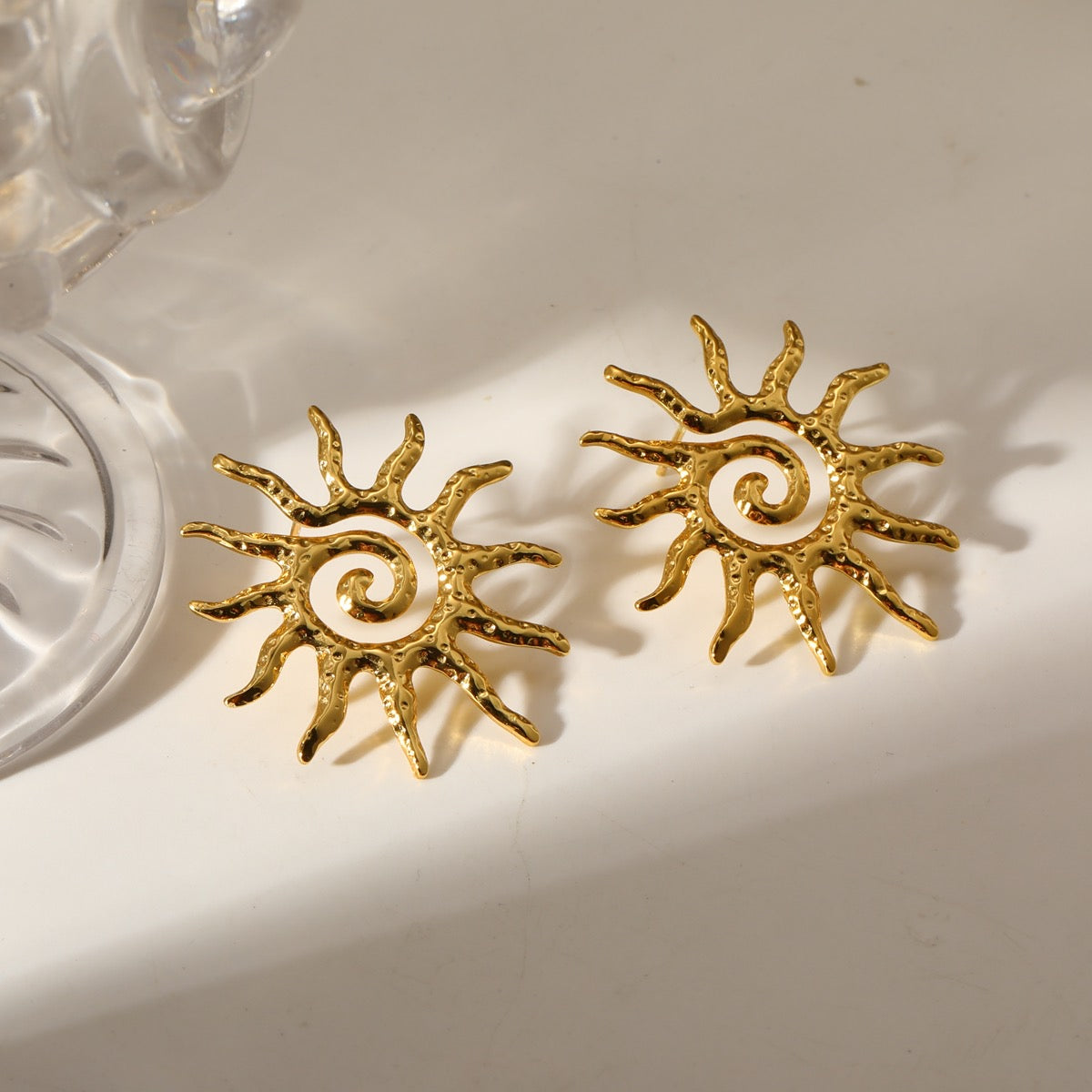 E7081 Aretes sol dorado acero inoxidable 4cm