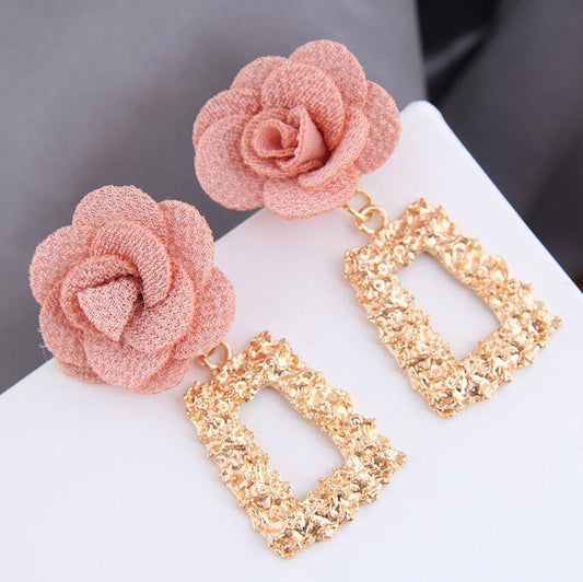 E7112 Aretes flor rosa rectángulo dorado aleacion 5cm