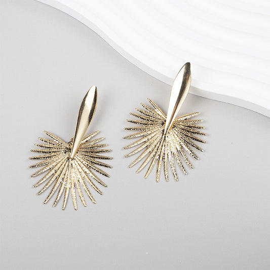 E6033 Aretes picos dorados aleacion 5cm