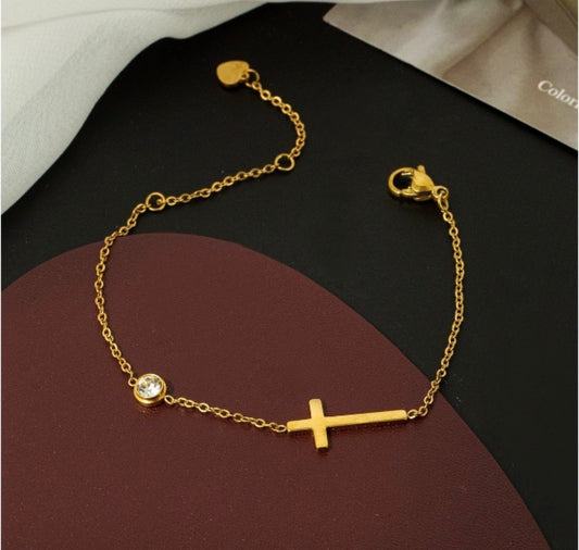 B924 Pulsera dorada cruz acero inoxidable 20cm