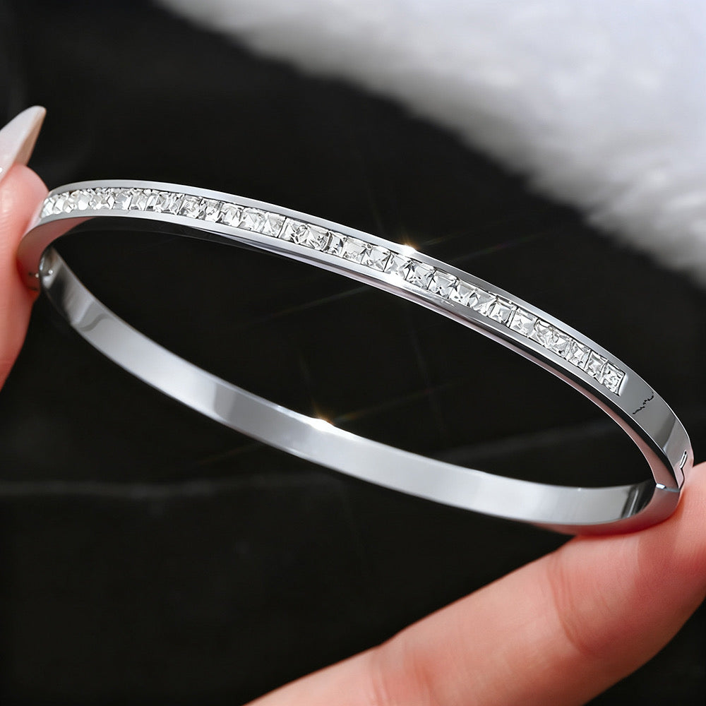 B956 Brazalete plateado circonia acero inoxidable 304 chapado en oro 18k