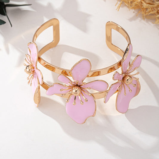 B895 Brazalete flores rosas abierto aleacion