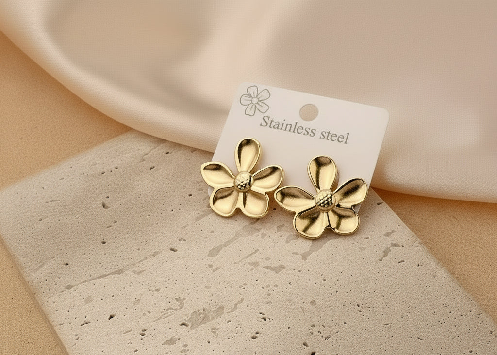 J656 aretes flor dorada acero inoxidable chapado en oro de 18k 2cm