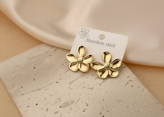 J656 aretes flor dorada acero inoxidable chapado en oro de 18k 2cm