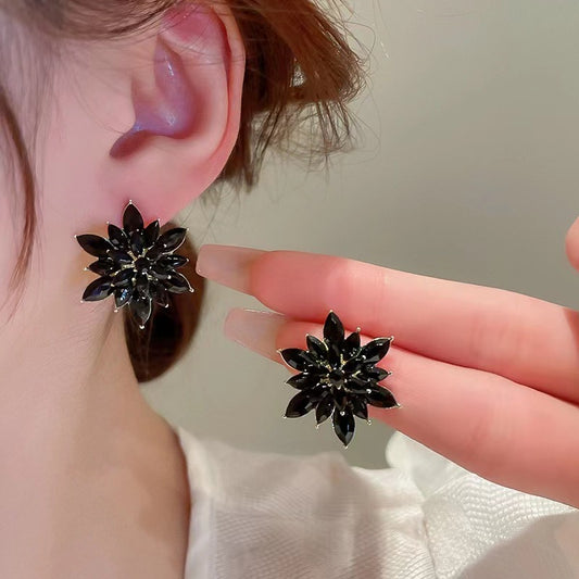 E3908 Aretes flor cristal negra 2cm