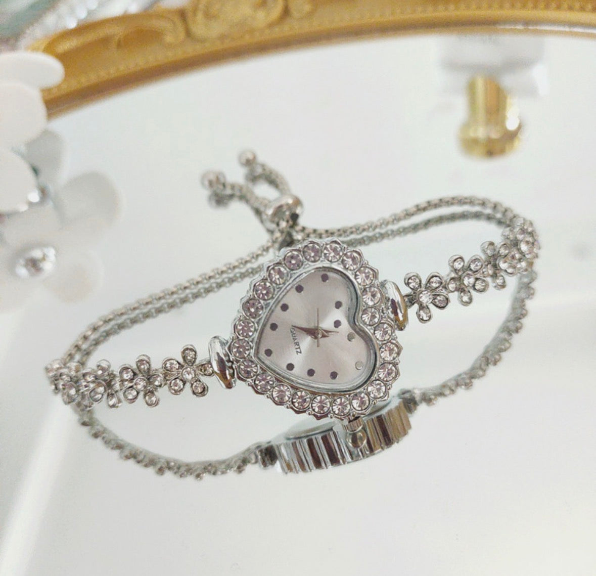 R163 Reloj plateado corazon brillante hebilla de cuarzo