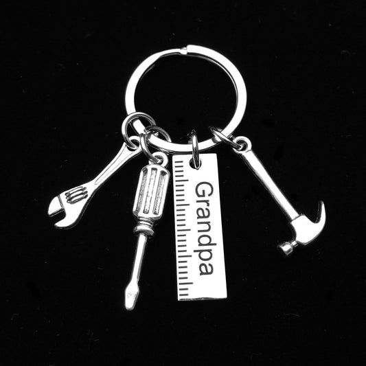 K66 Llavero abuelo herramientas acero inoxidable 5.5cm