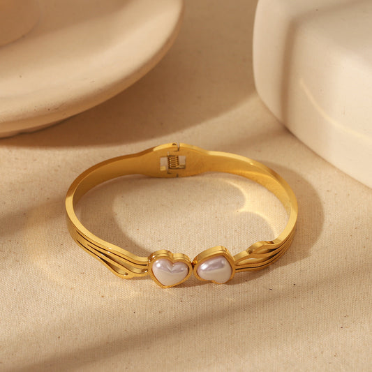 B270 Brazalete corazones acero inoxidable chapado en oro de 18k