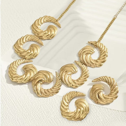 C1511 Conjunto de collar y aretes dorados aleacion 25cm largo