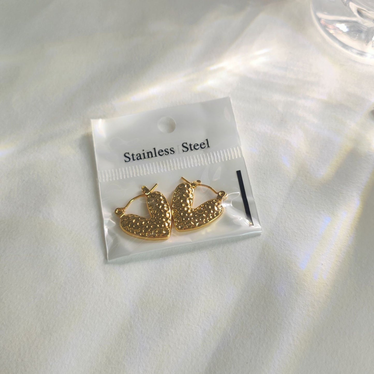 E4915 Aretes corazón dorado acero inoxidable chapado en oro de 18k 2cm