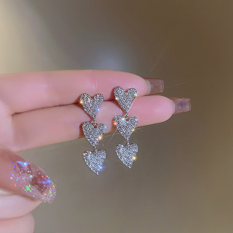 E4651 Aretes corazones plateados aleacion 4cm