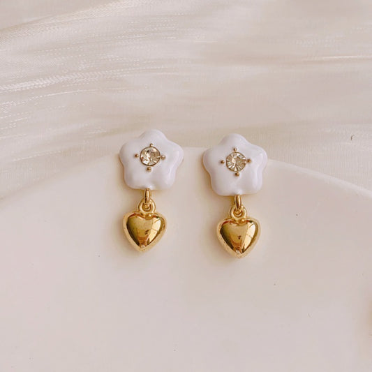 E3906 Aretes flor corazón dorado aleacion 2.5cm