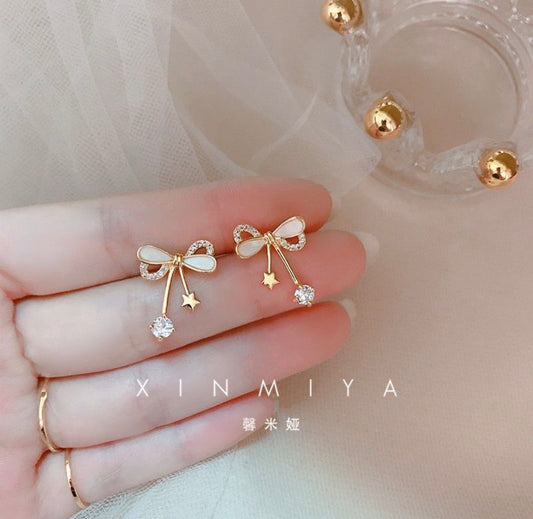 E5456 Aretes moño brillante elegante aleacion poste de plata