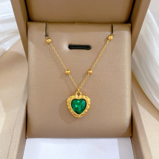 C561 Collar corazon verde acero de titanio largo 20cm dije 1cm