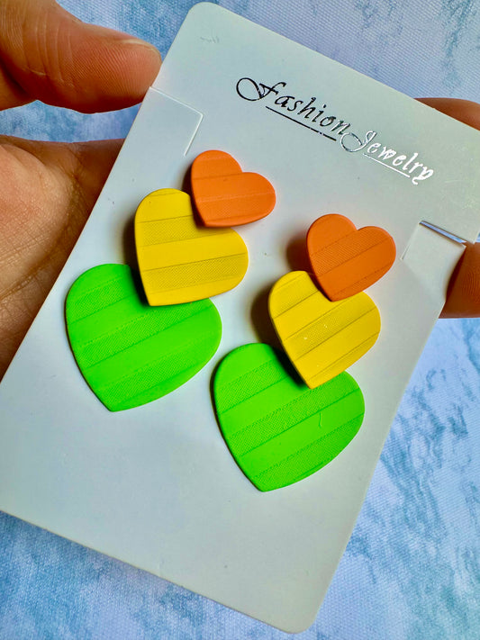 E149 Aretes corazón colorido metal esmaltado 5cm