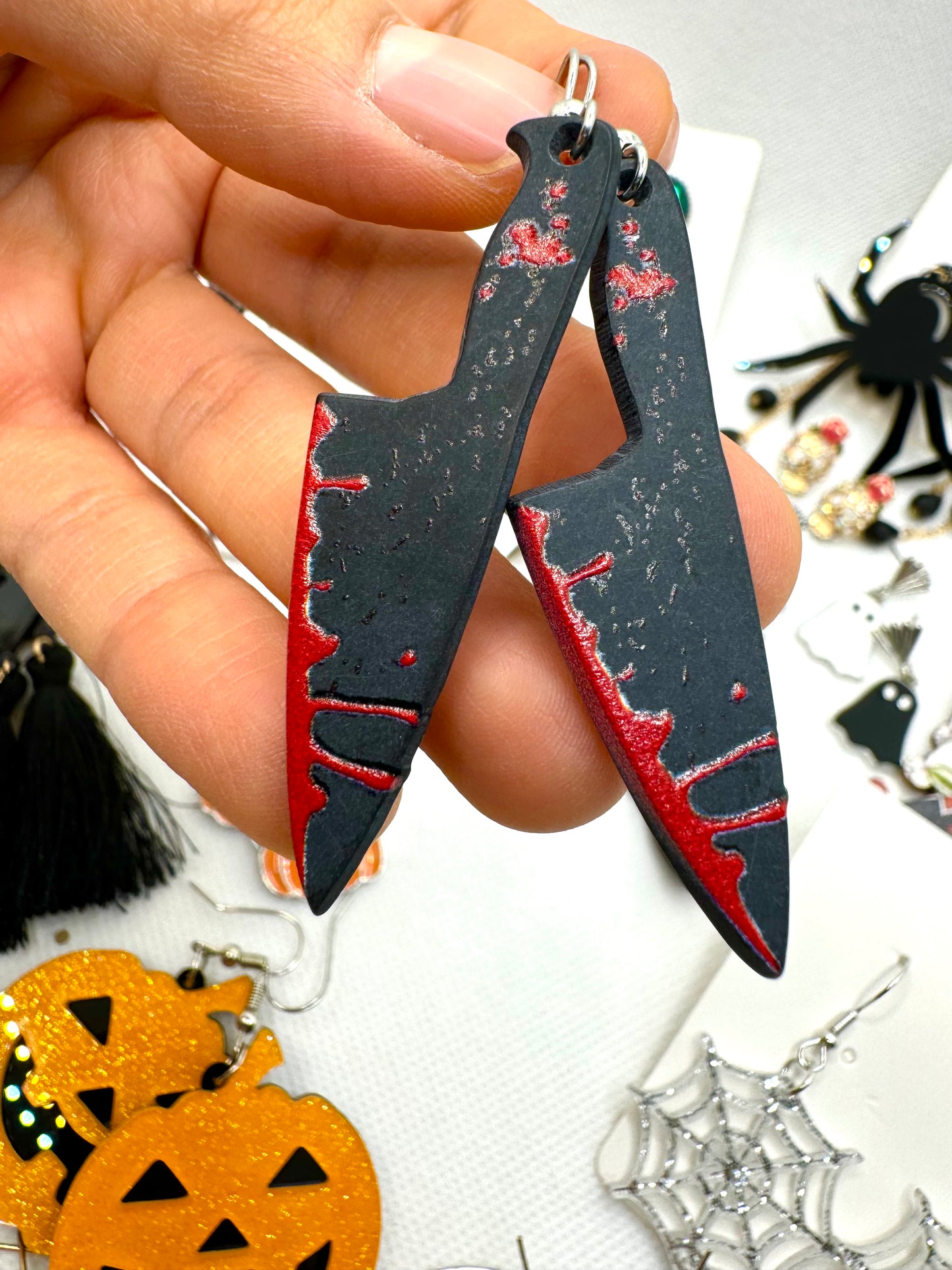 E246 Aretes Cuchillo Negro Halloween