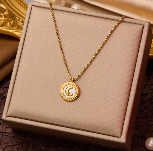 C1452 Collar concha blanca luna acero inoxidable 20cm, dije 1cm