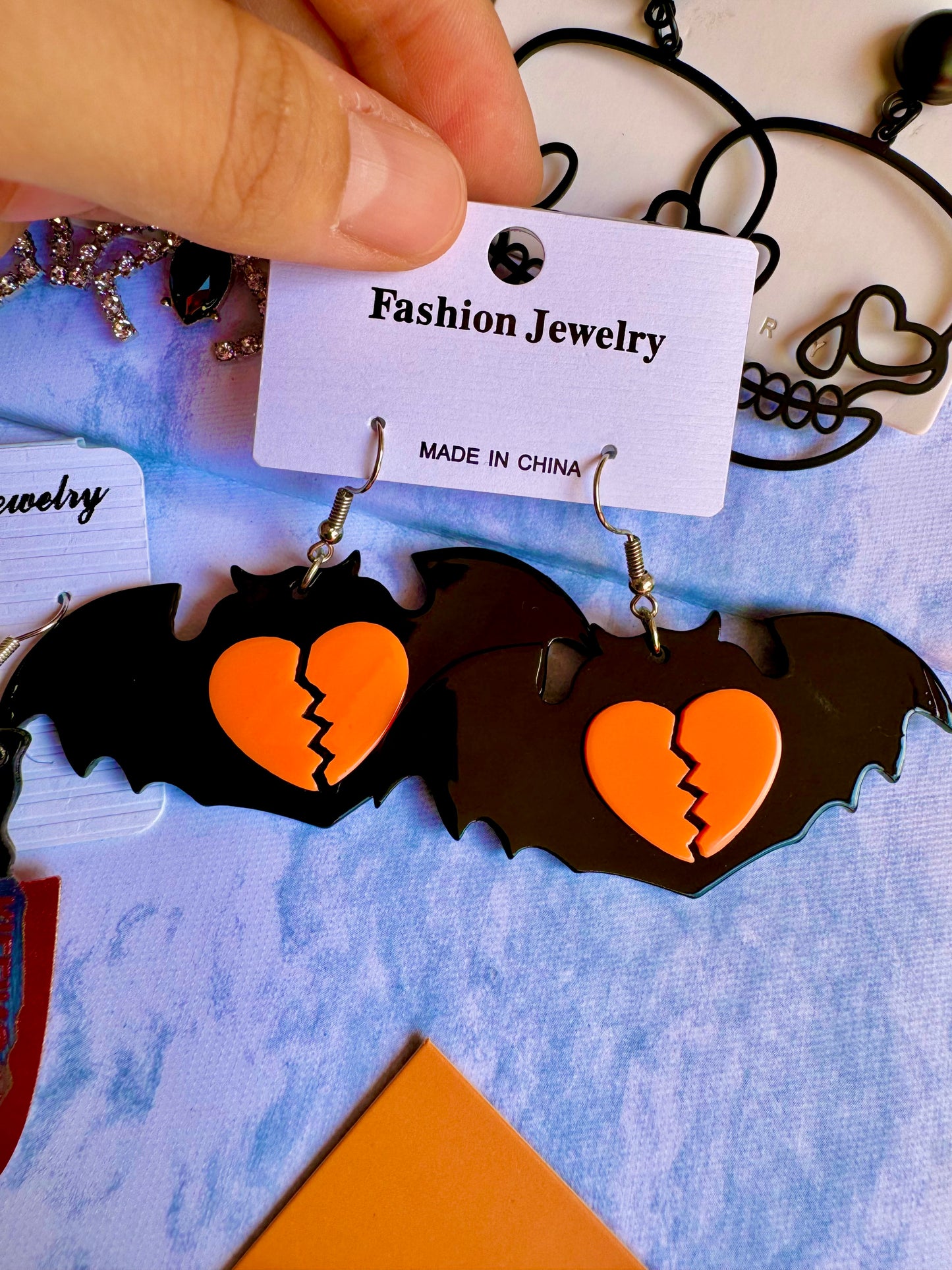 E561 Aretes Murciélago Corazón Halloween