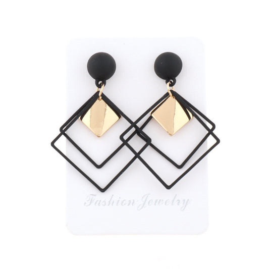 E4983 Aretes rombo negro aleacion 4cm
