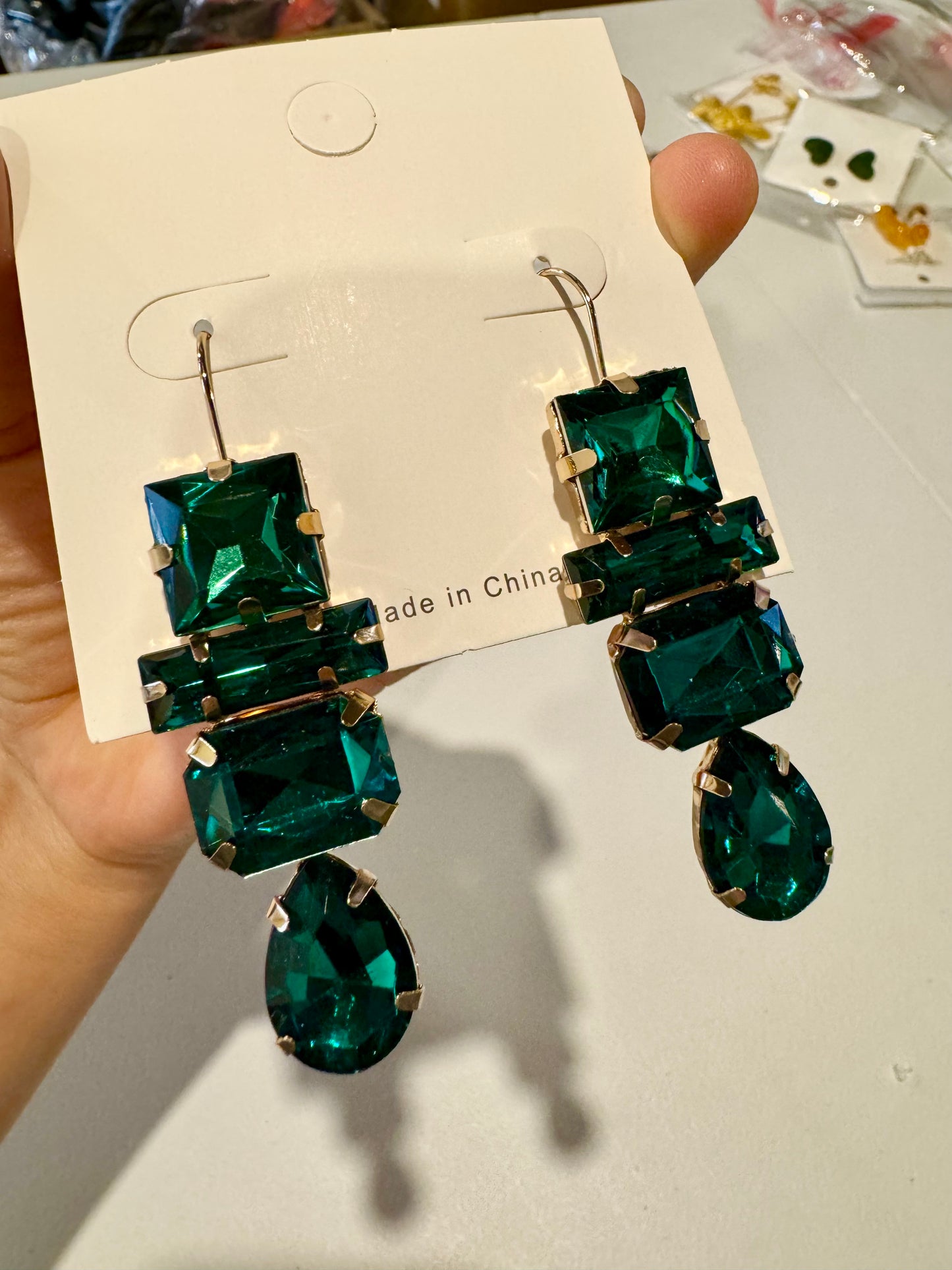 E364V Aretes embutido cristal de gancho 7 cm largo