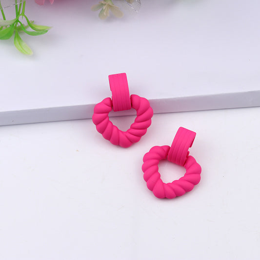 E2230RS Aretes corazon acrilico ligeros 3cm