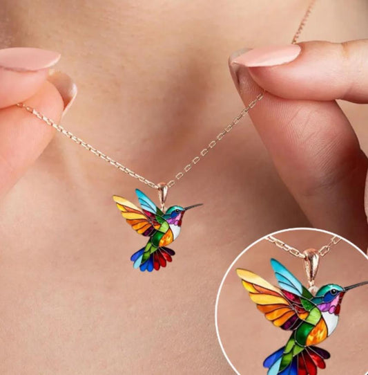 C844 collar colibrí acrílico 29cm largo 4cm dije