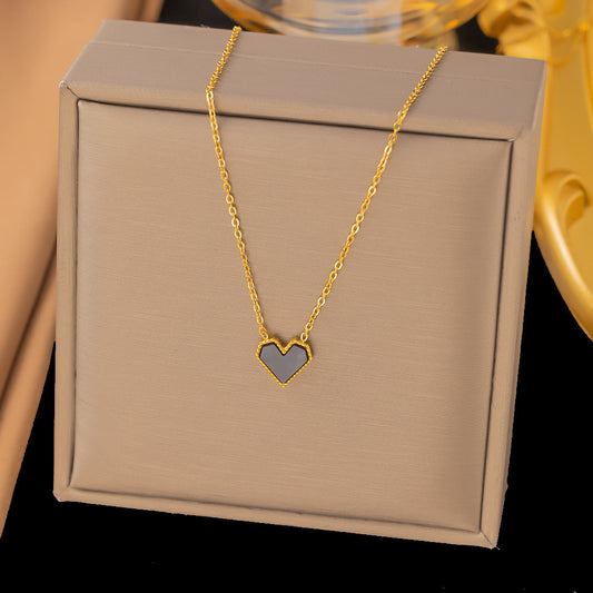 C872 Collar corazón negro acero titanio 22cm largo 1 cm dije