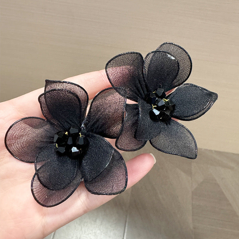 E5855 Aretes flores negras transparente acrílico 6cm
