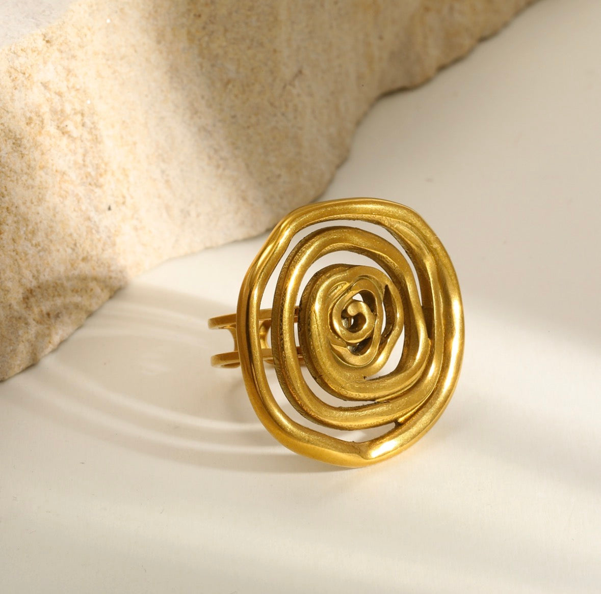 A556 Anillo dorado acero inoxidable abierto