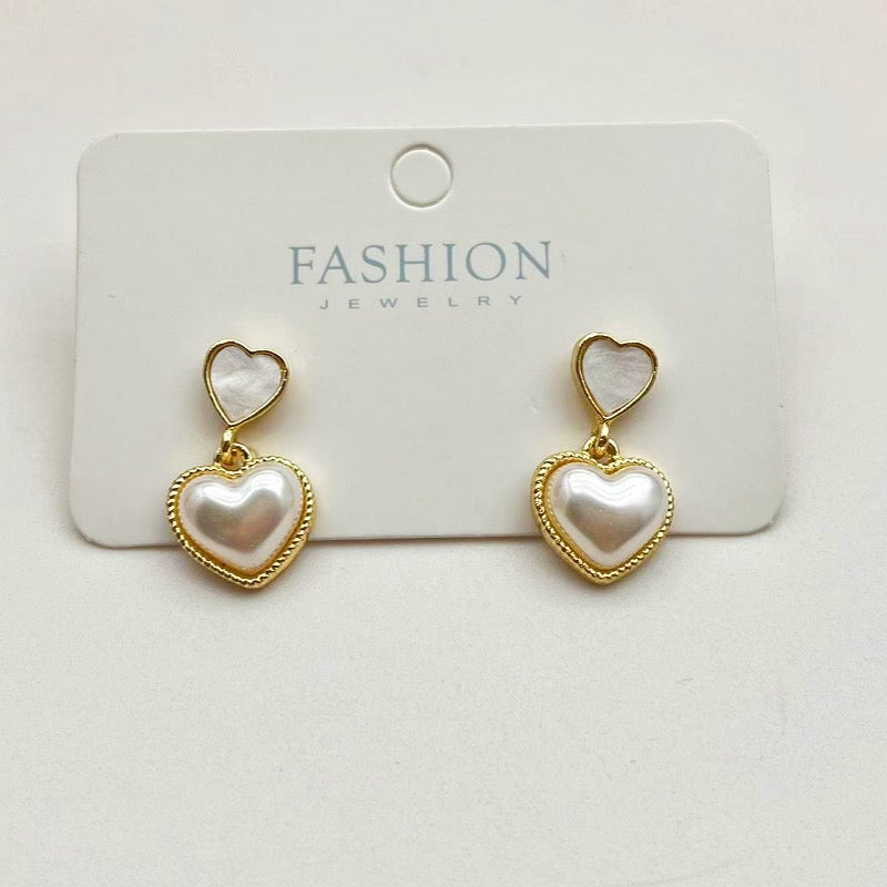 E2241 Aretes corazon blanco 2.3cm