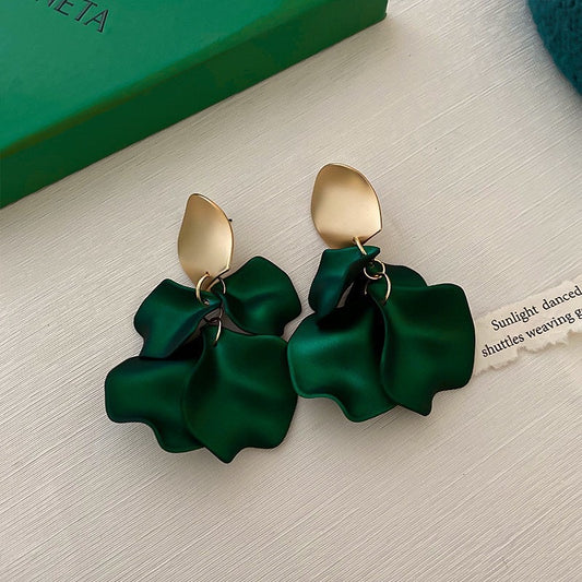 E7124 Aretes pétalos verde tridimensionales elegantes textura mate satinado aleacion 12cm