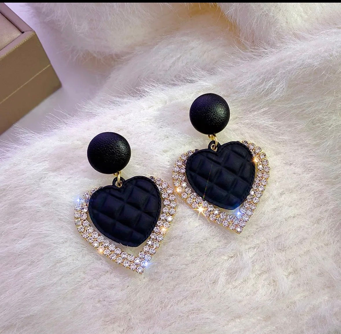 E4897 Aretes corazon negro brillante aleacion 3.5cm