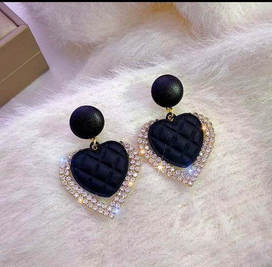 E4897 Aretes corazon negro brillante aleacion 3.5cm