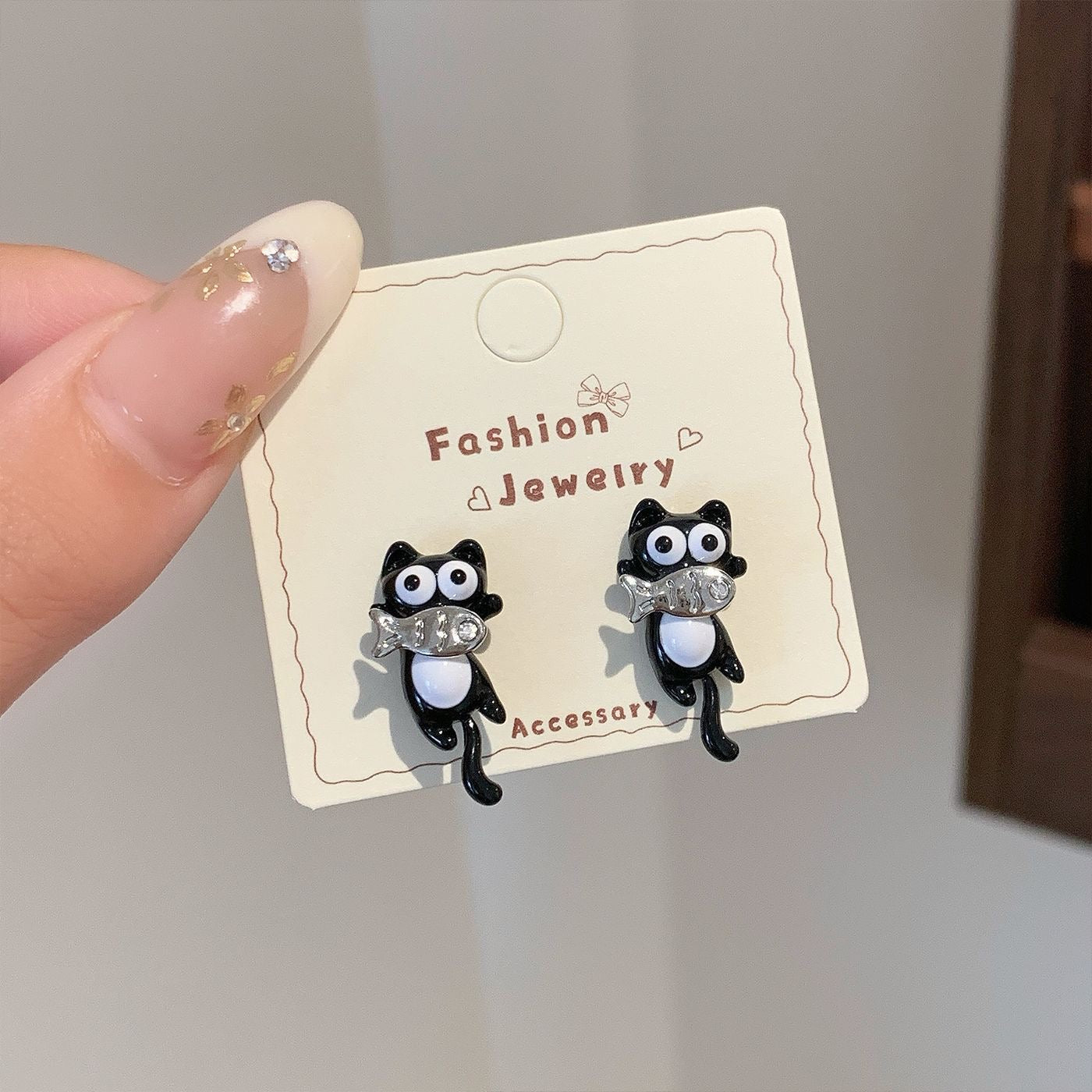 E5828 Aretes gato negro y blanco aleacion pescado en plata 925
